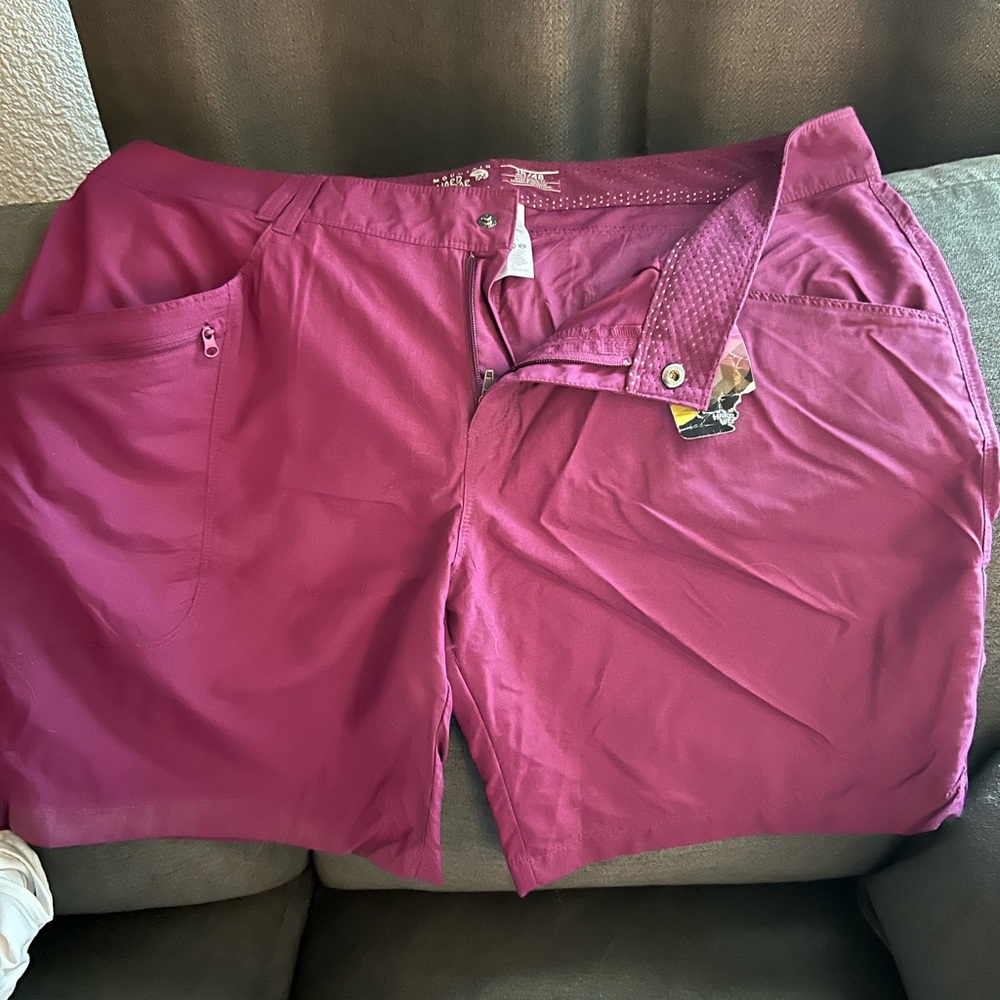 Mountain Hardwear shorts